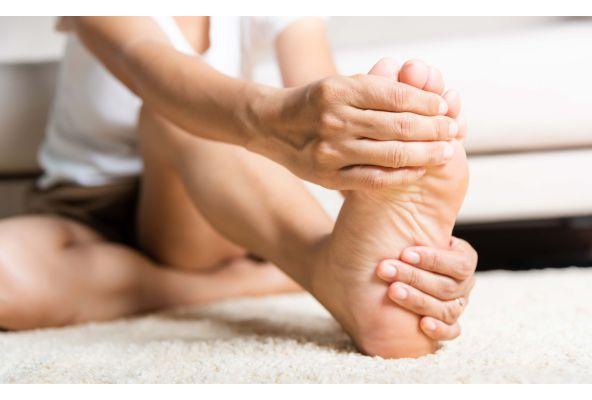 FINDING RELIEF: HOW BAREFOOT SHOES AND FOOT EXERCISES CAN ALLEVIATE PLANTAR FASCIITIS